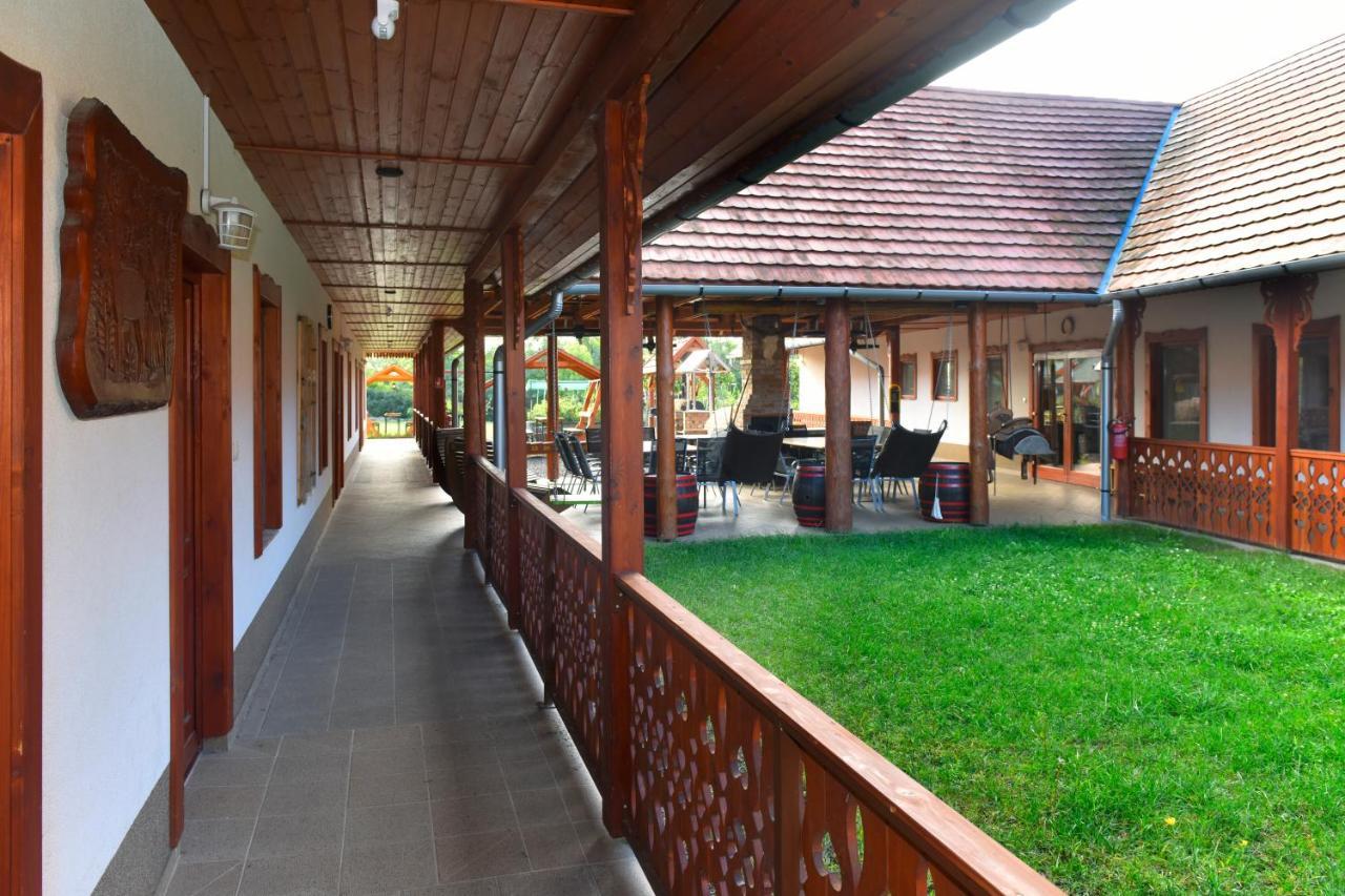Nyakiglab Villa Szegi Zewnętrze zdjęcie