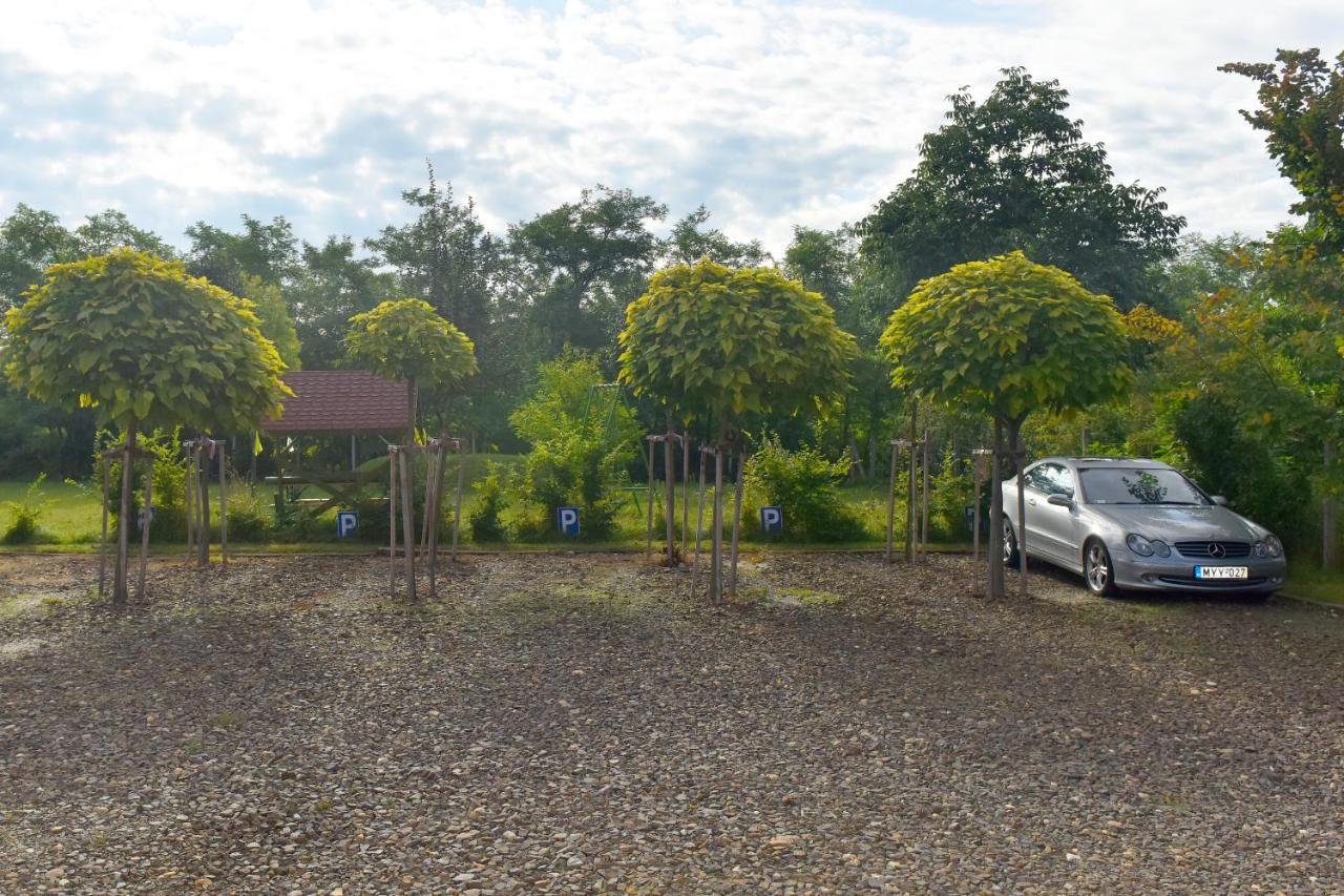 Nyakiglab Villa Szegi Zewnętrze zdjęcie
