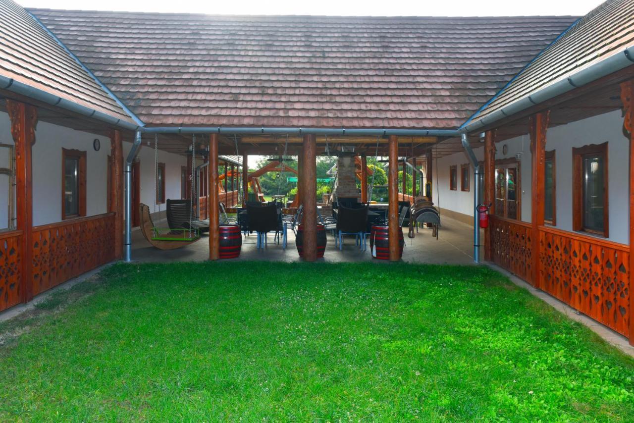 Nyakiglab Villa Szegi Zewnętrze zdjęcie